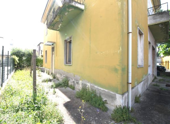 Pesaro - zona pantano - unifamiliare casa singola in vendita